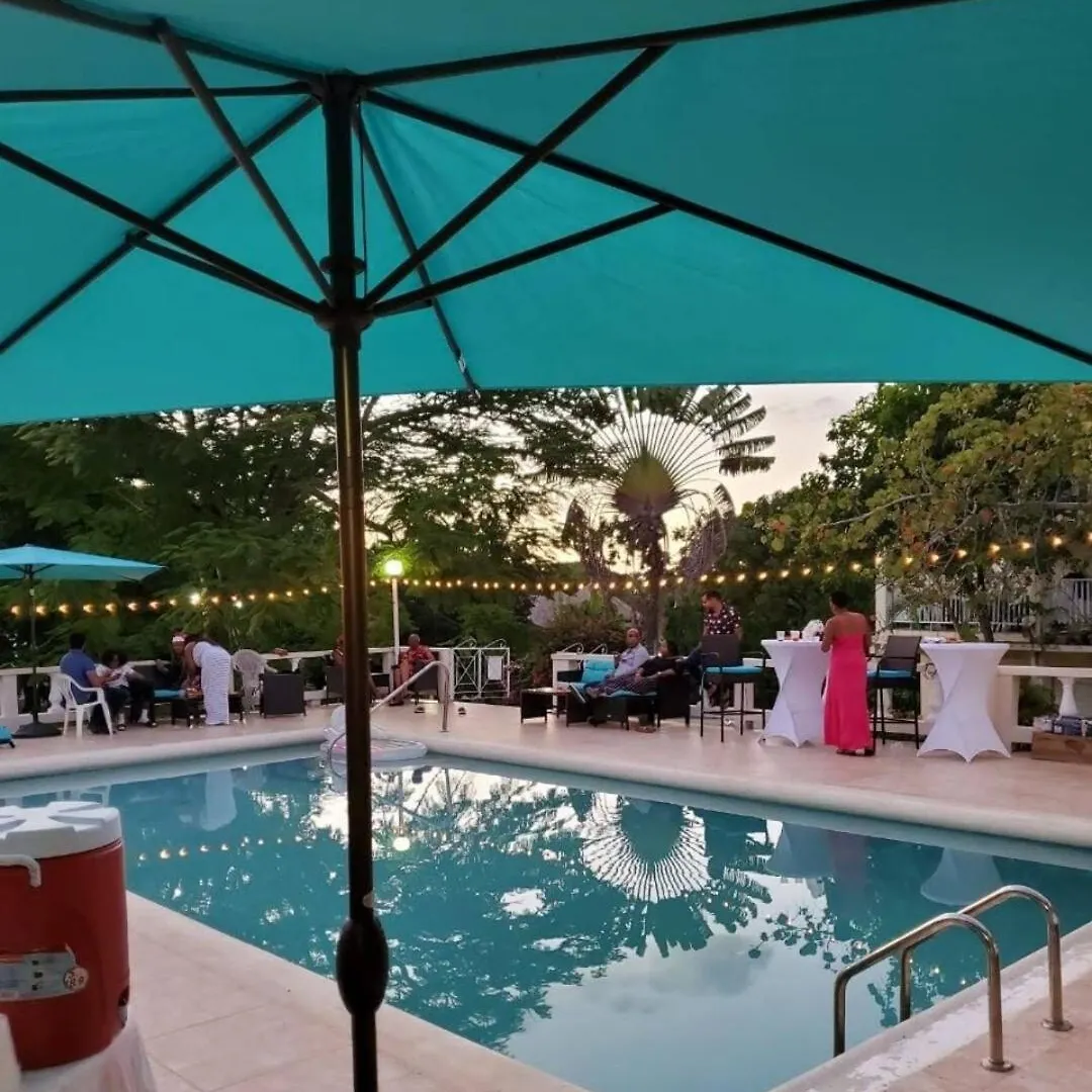 Apartment 1Br Stay With Shared Pool Access In Negril